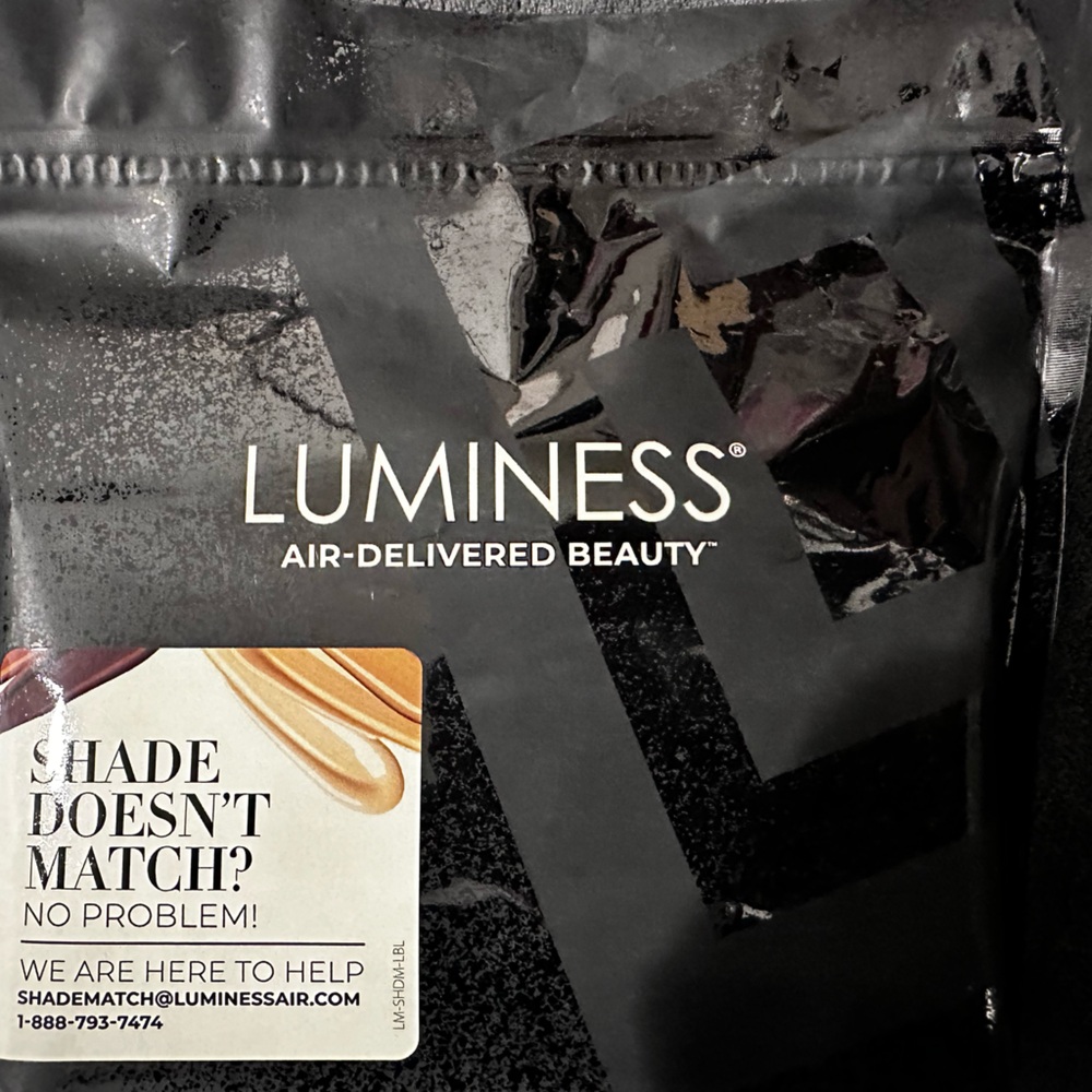 Luminess air brush spray silk foundation. Medium  Warm  050
New